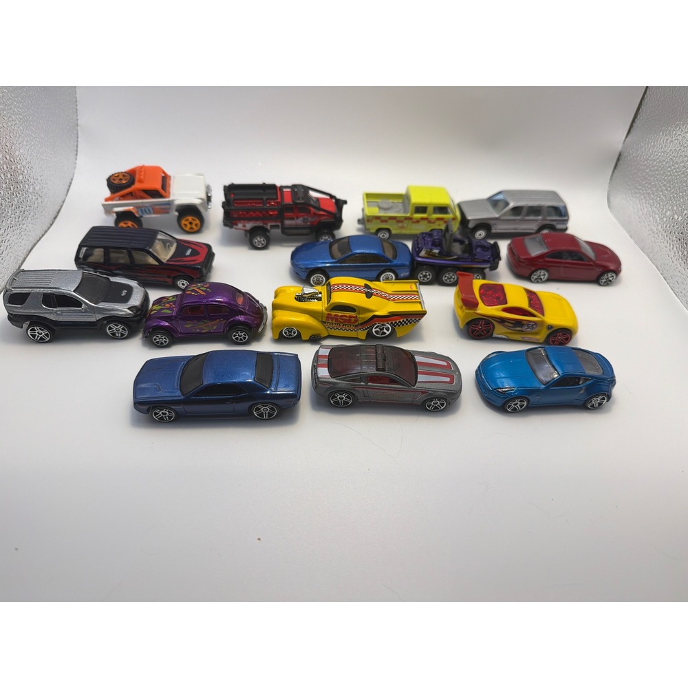 Hot Wheels Maisto Diecast Car Lot 14pc Dodge Challenger VW Beetle Trucks 1:64